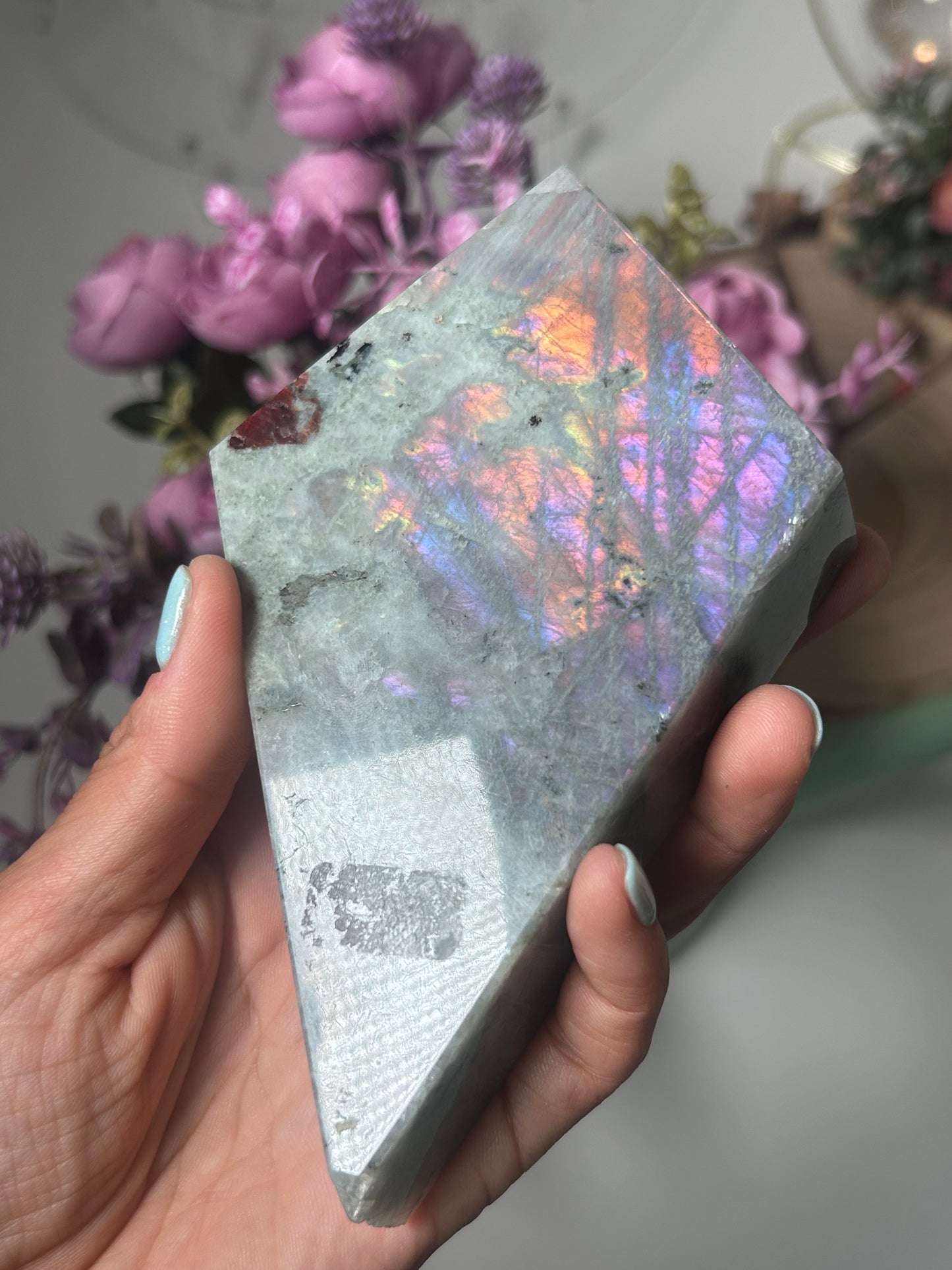 Flashy Labradorite Diamond On Stand 119