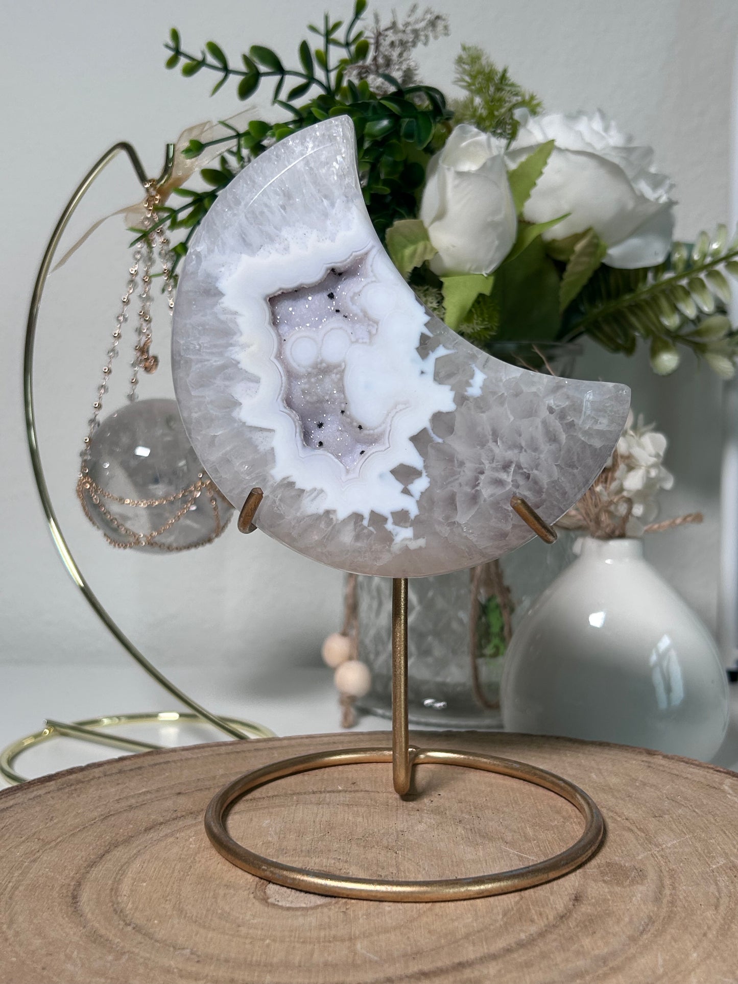 Druzy Agate Moon on Stand 109