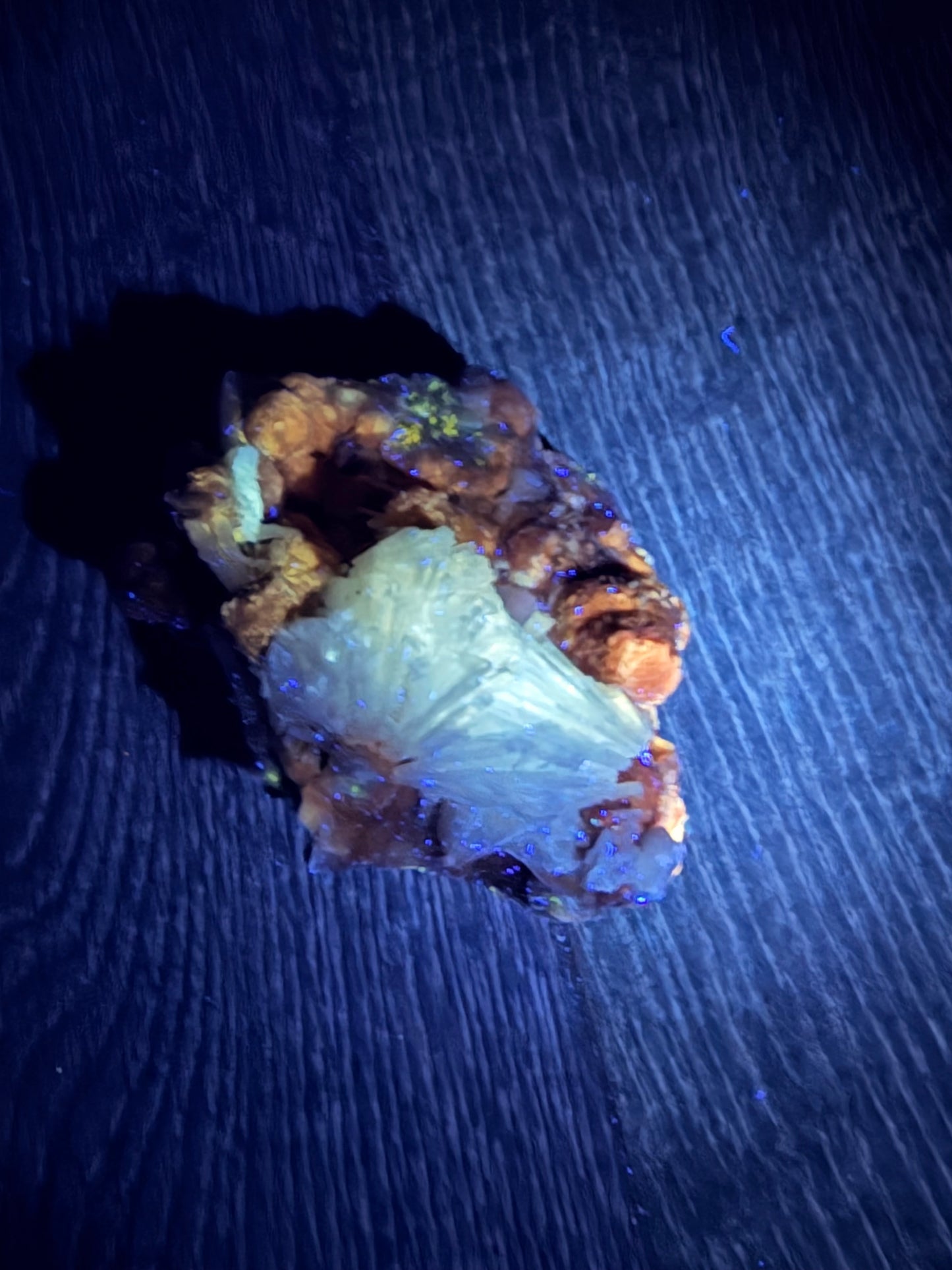 Red Thomsonite with Scolecite and Caclite 125b