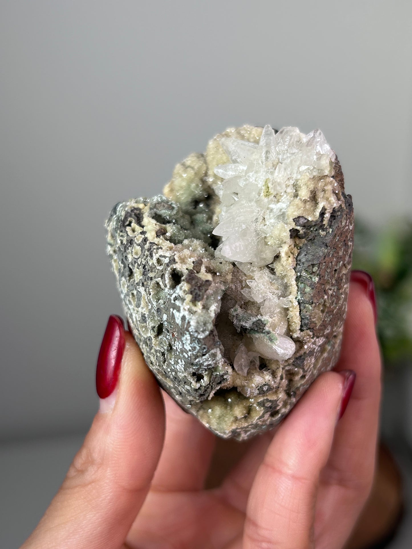 Dog Tooth Calcite with heulandite & chalcedony 44