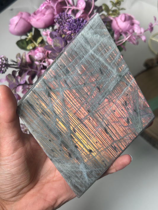 Flashy Labradorite Diamond On Stand 193