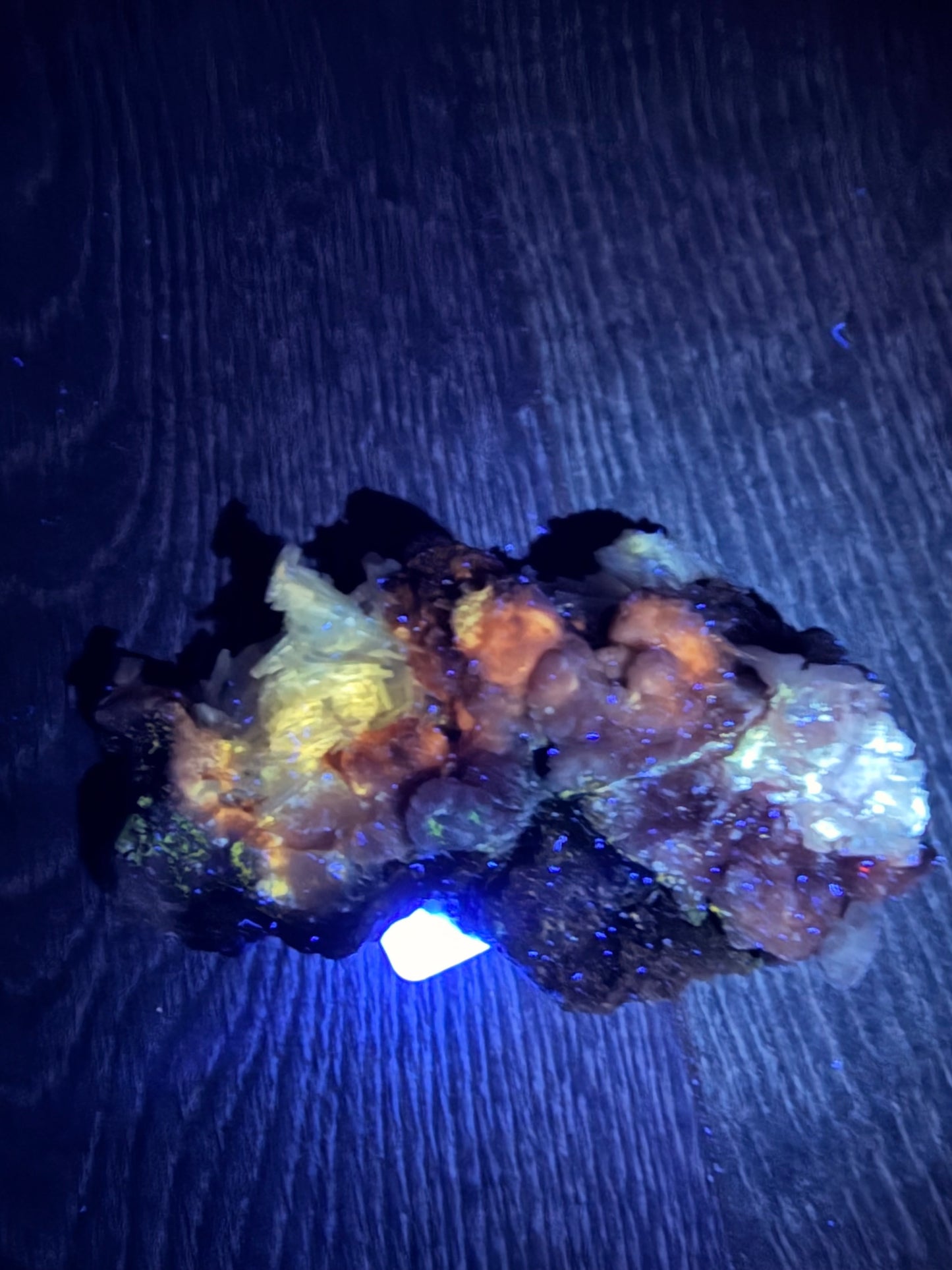 Red Thomsonite with Scolecite and Caclite 135a