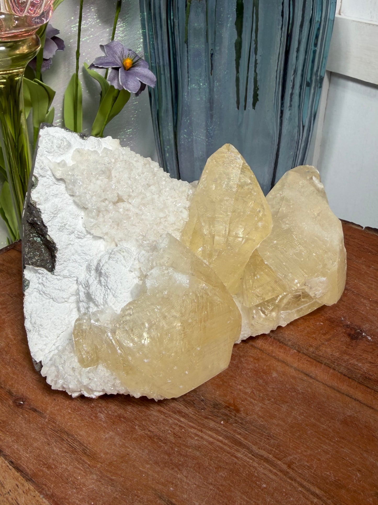 Dogtooth Calcite on Sugar Apophyllite