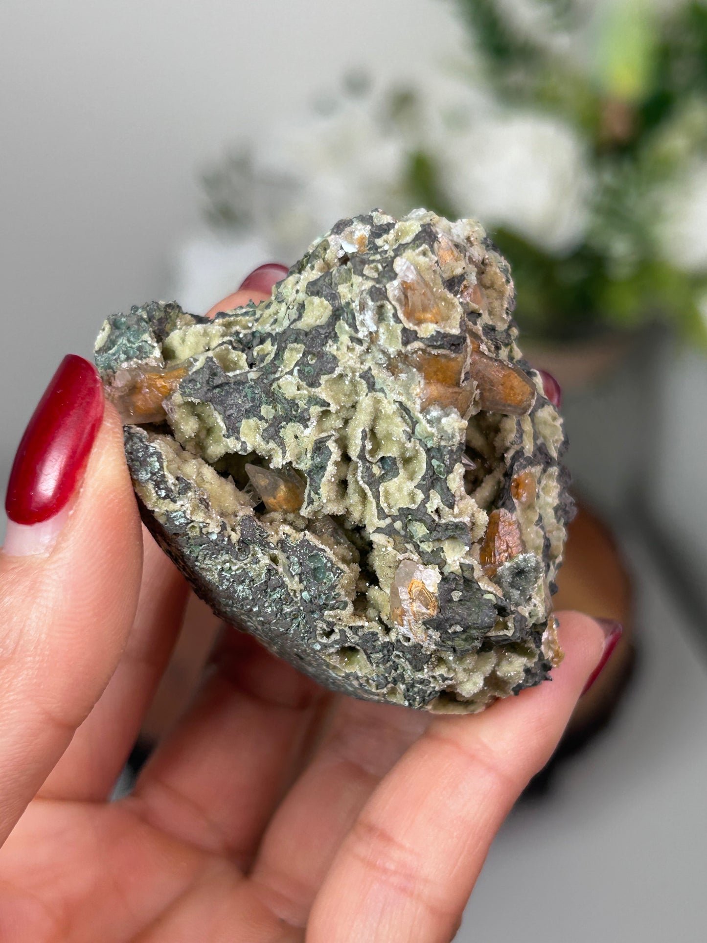 Dog Tooth Calcite with heulandite & chalcedony 25a