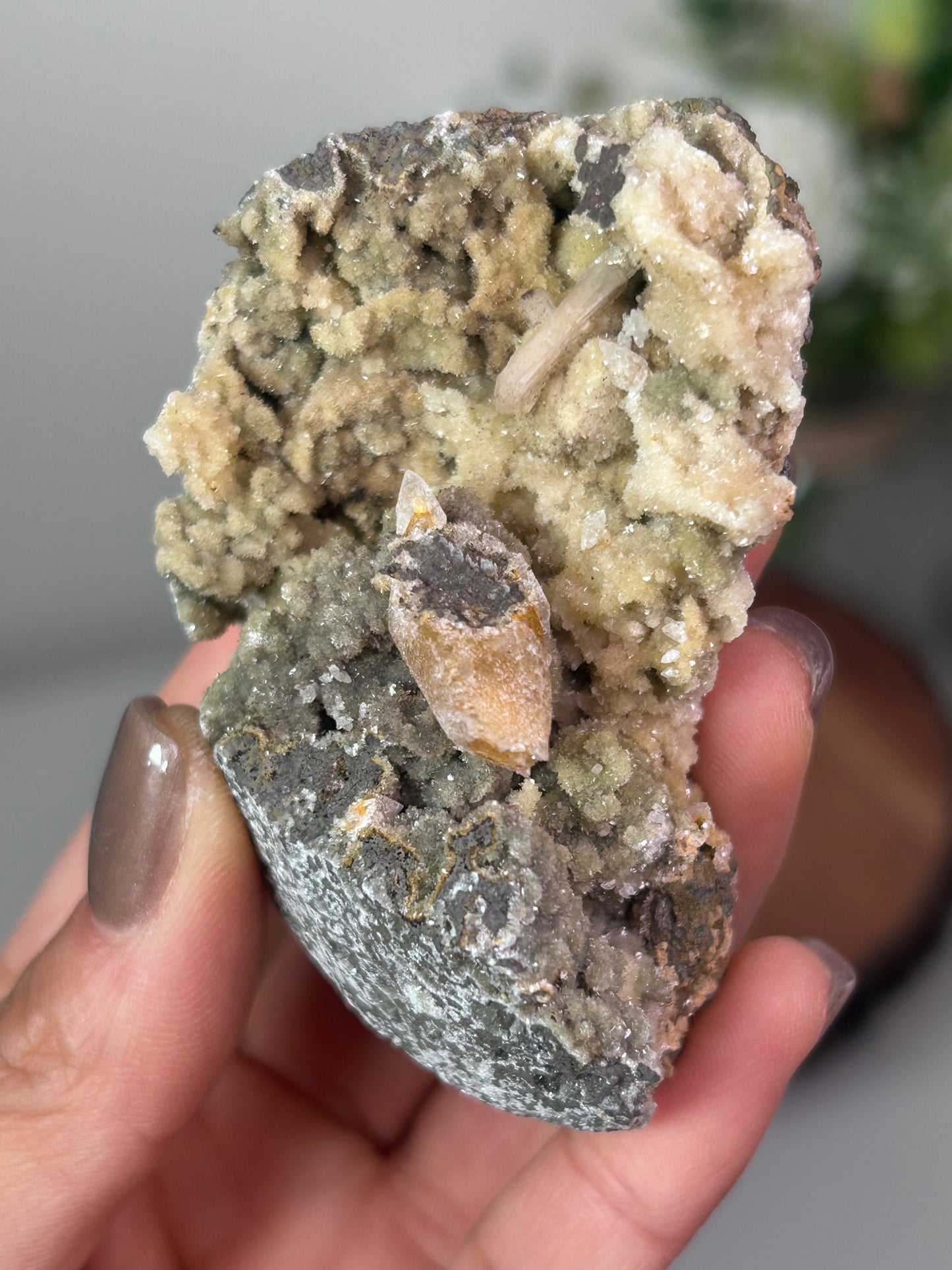 Dog Tooth Calcite with heulandite & chalcedony 22
