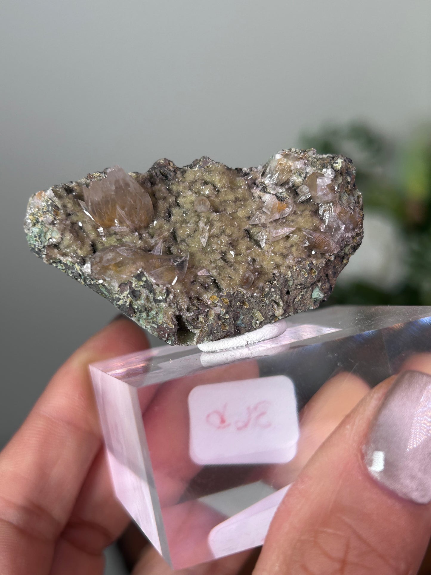 Dog Tooth Calcite with heulandite & chalcedony 10