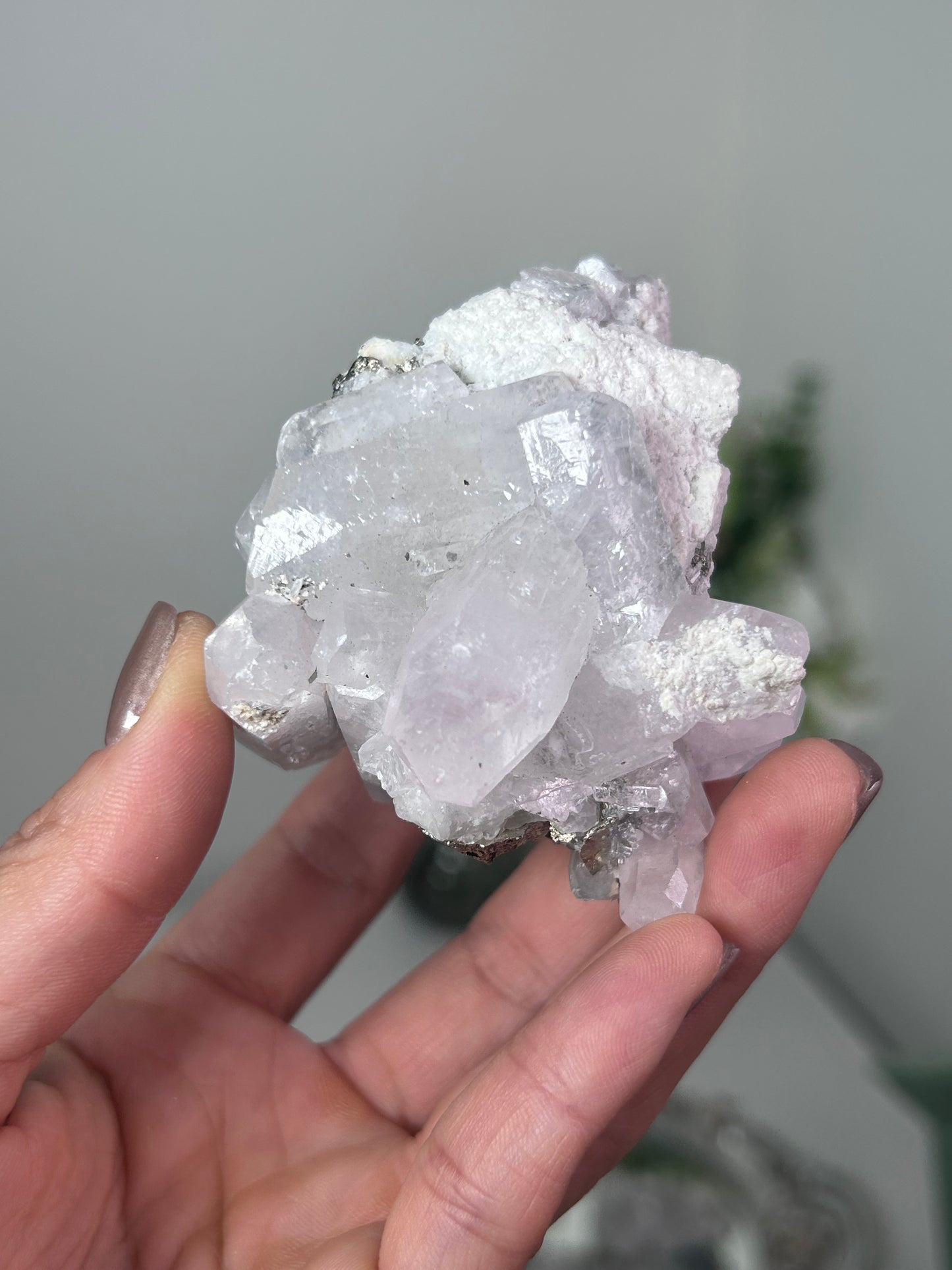 UV Reactive Calcite with Pyrite 83