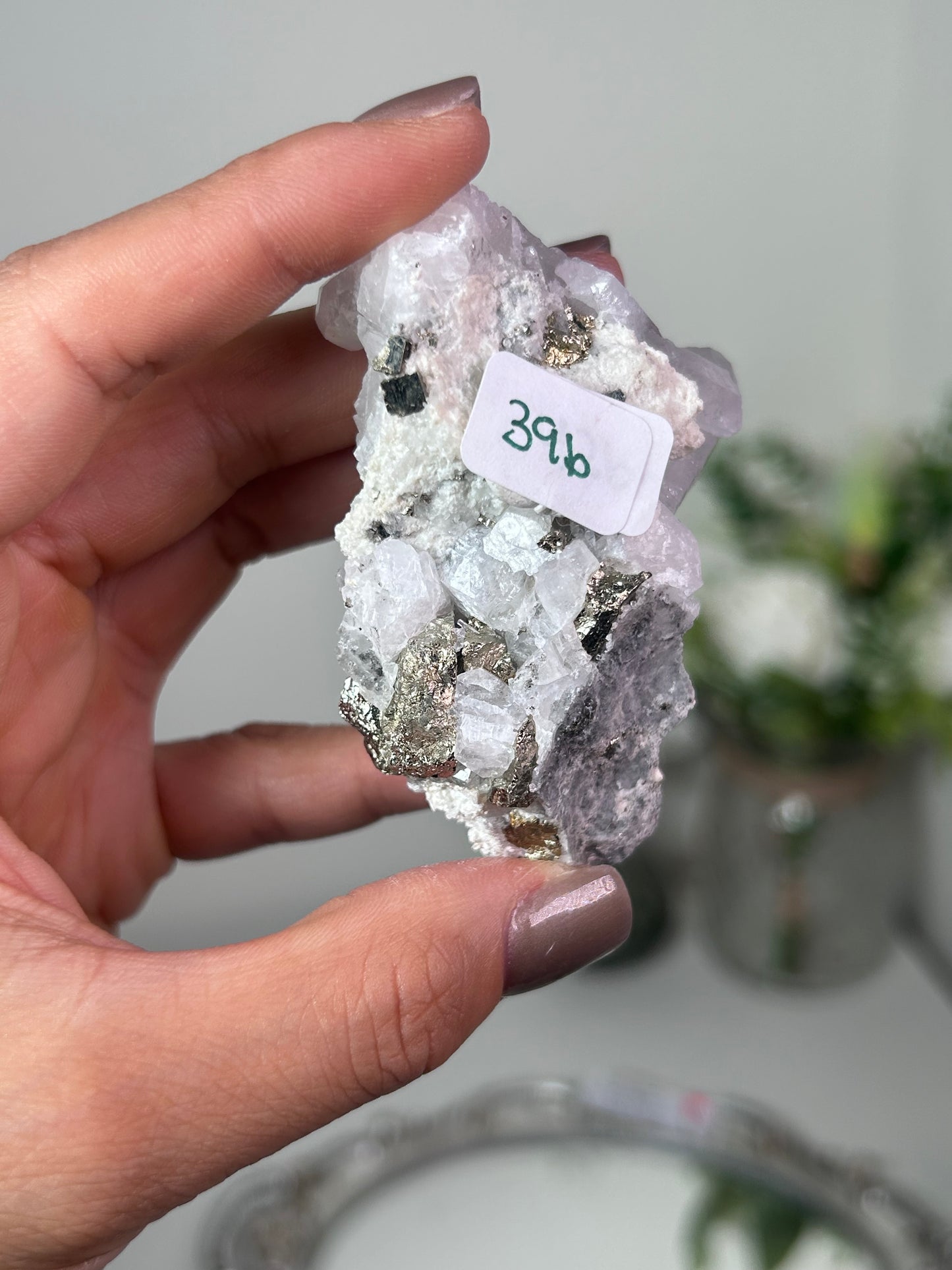 UV Reactive Calcite with Pyrite 39b