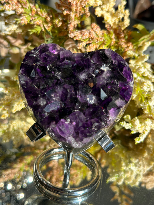 Amethyst Heart w\ stand